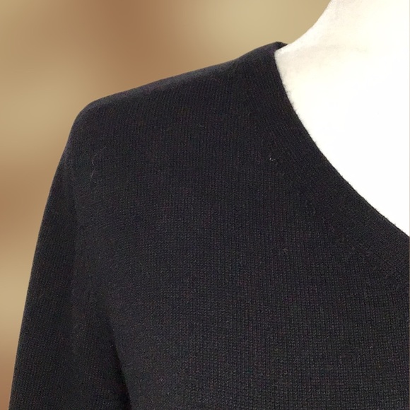 H by HALSTON V-Neck Bell Sleeve Tunic, Knit, Black, Size Small - Picture 4 of 7